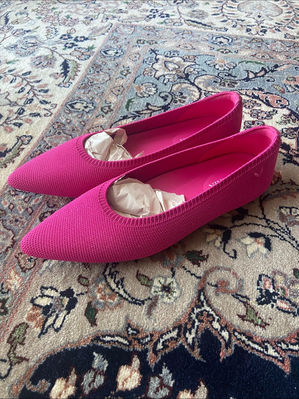 Vivaia Aria Walker Pointy Toe Flats Knitted  Pitaya pink size 9